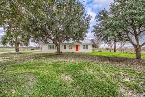10055 Pearsall Road Atascosa TX 78002