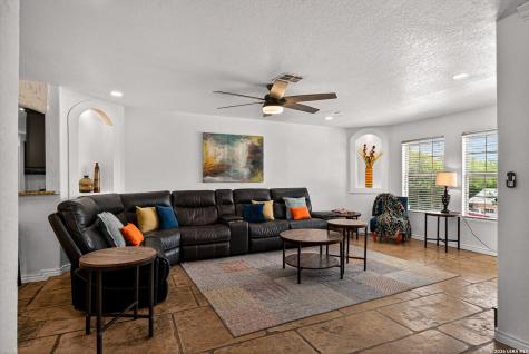 515 W Crestline Drive San Antonio TX 78228