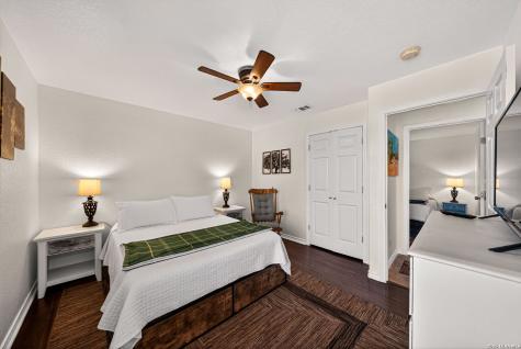 515 W Crestline Drive San Antonio TX 78228