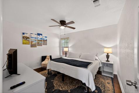 515 W Crestline Drive San Antonio TX 78228