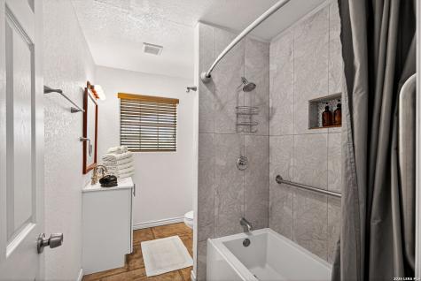 515 W Crestline Drive San Antonio TX 78228