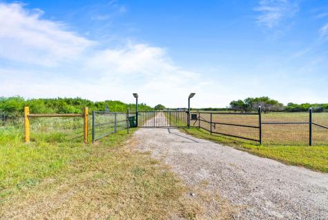 345 E County Road 2180 Kingsville TX 78363
