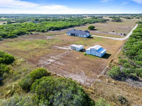 345 E County Road 2180 Kingsville TX 78363