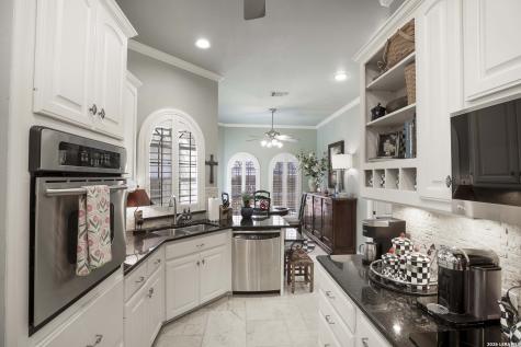 2230 Blackoak Bend San Antonio TX 78248