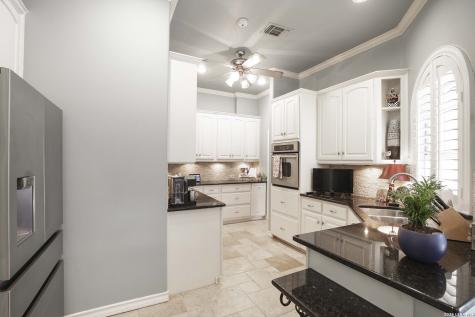 2230 Blackoak Bend San Antonio TX 78248