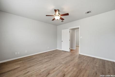 604 Schneider Poth TX 78147