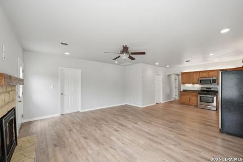 604 Schneider Poth TX 78147