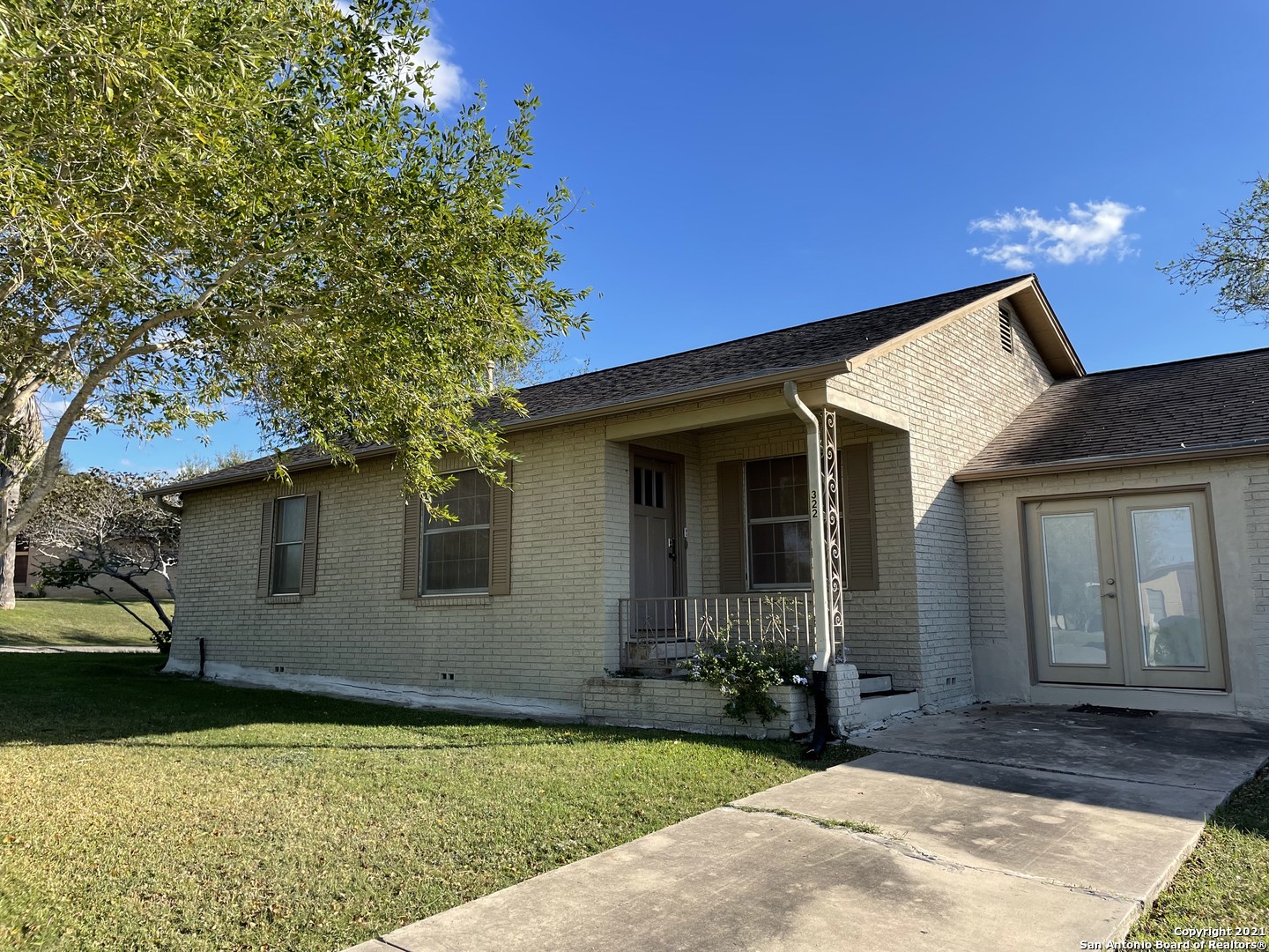 322 Cottonwood Street Kenedy TX 78119