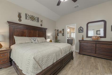 133 Grand View Floresville TX 78114