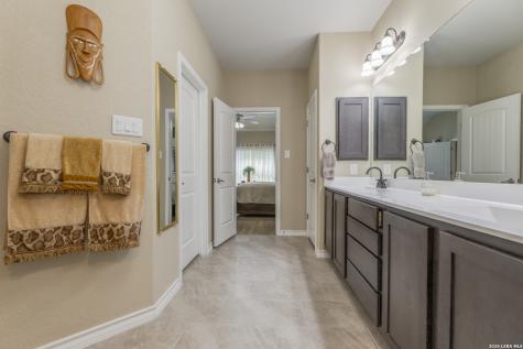 133 Grand View Floresville TX 78114