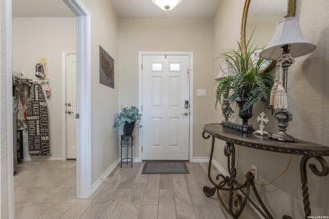 133 Grand View Floresville TX 78114