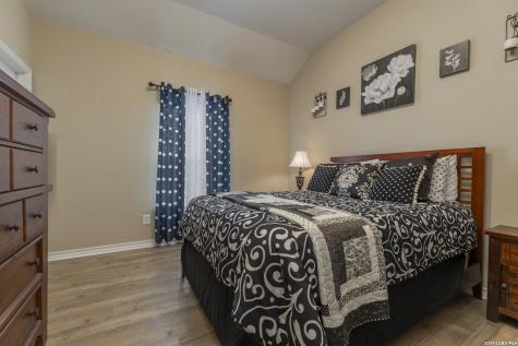 133 Grand View Floresville TX 78114