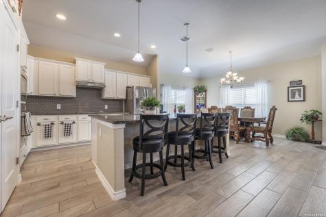 133 Grand View Floresville TX 78114