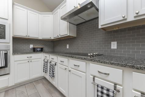 133 Grand View Floresville TX 78114