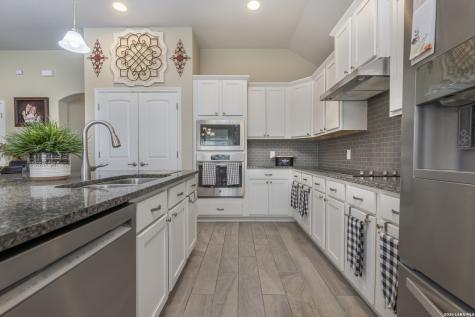 133 Grand View Floresville TX 78114