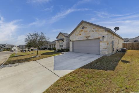 133 Grand View Floresville TX 78114