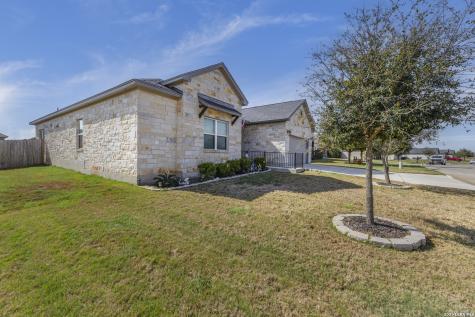 133 Grand View Floresville TX 78114