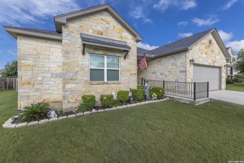 133 Grand View Floresville TX 78114