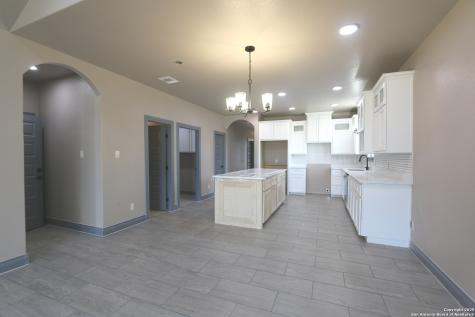 1186 Us Highway 181 Floresville TX 78114