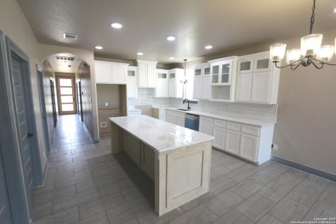 1186 Us Highway 181 Floresville TX 78114