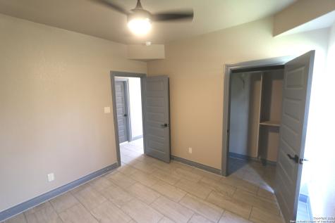 1186 Us Highway 181 Floresville TX 78114