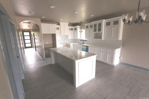 1186 Us Highway 181 Floresville TX 78114
