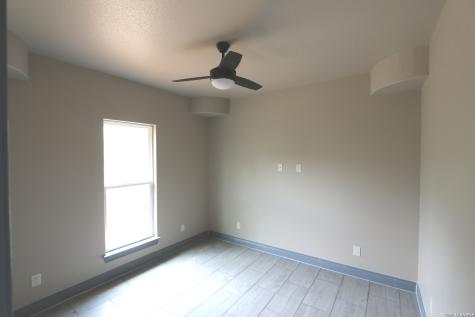 1186 Us Highway 181 Floresville TX 78114