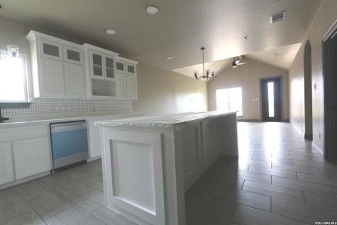 1186 Us Highway 181 Floresville TX 78114