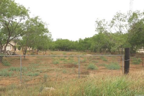 1186 Us Highway 181 Floresville TX 78114