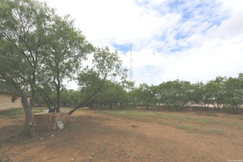1186 Us Highway 181 Floresville TX 78114