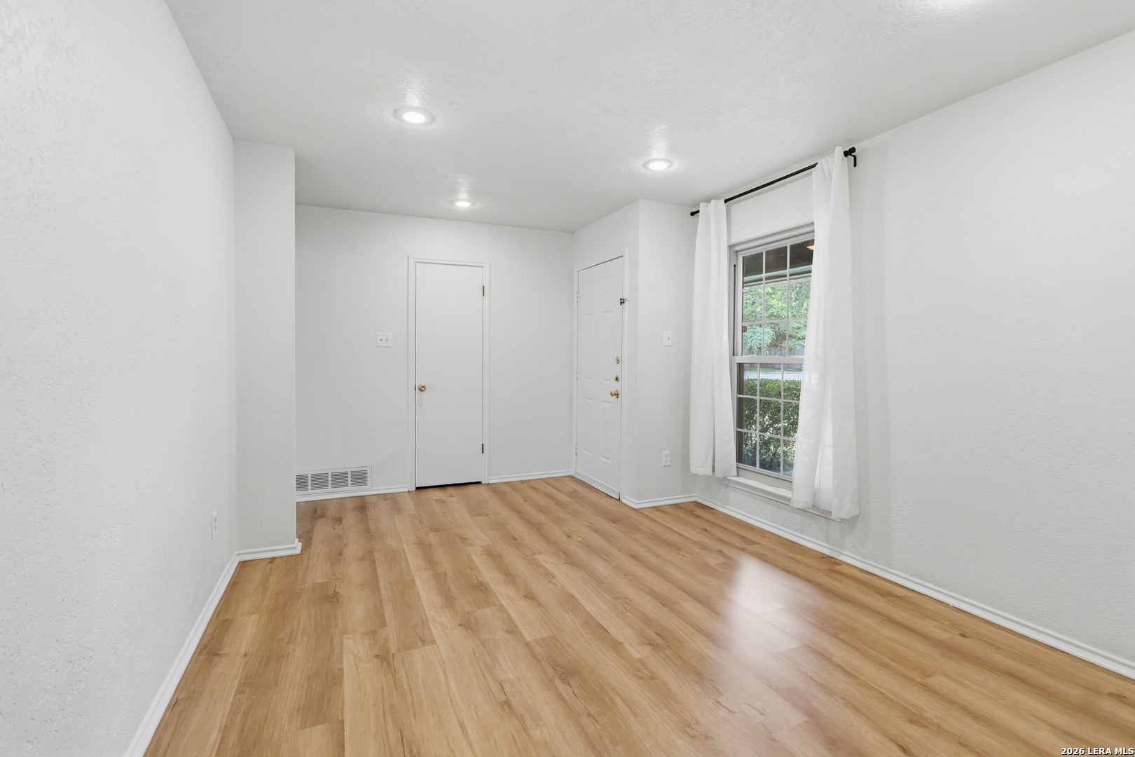 1718 Forest Spring Converse TX 78232