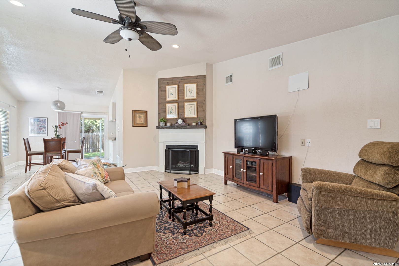 10407 Country Bluff San Antonio TX 78240
