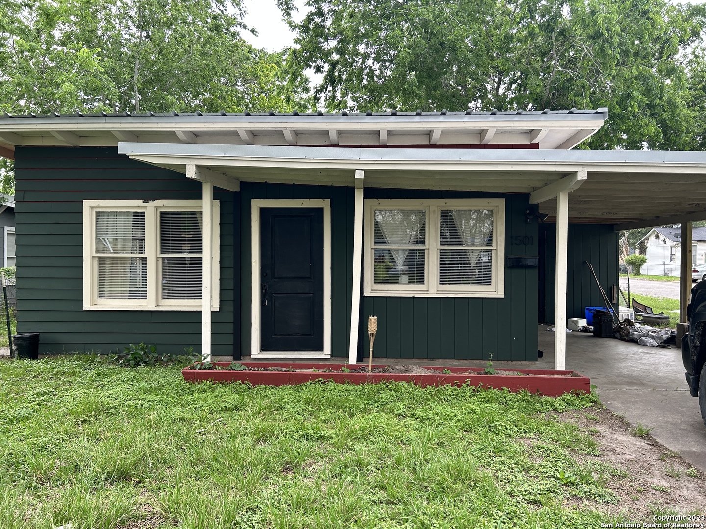 1501 E Rosebud Avenue Victoria TX 77901