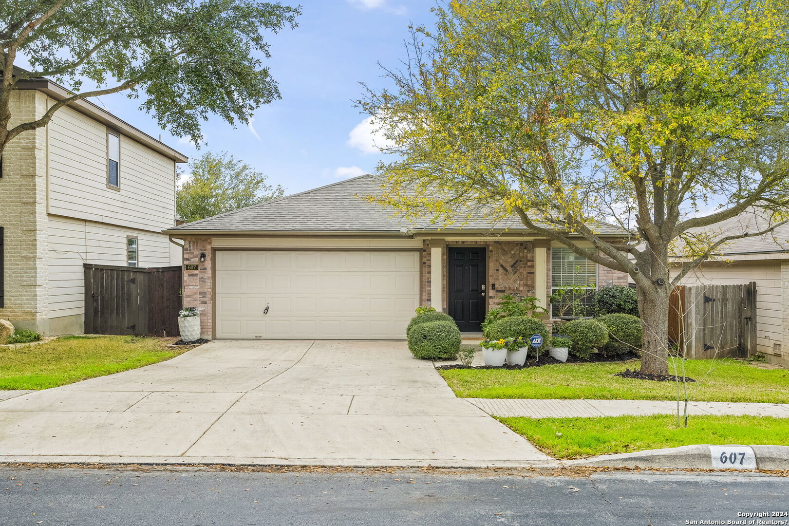 607 Granite Cliff San Antonio TX 78251