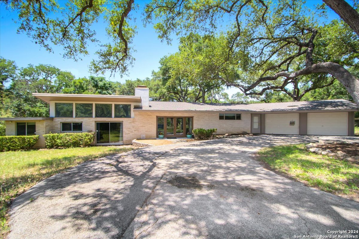 6043 Hollyhock Road San Antonio TX 78240