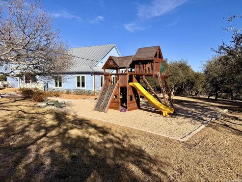 13944 Fm 32 Fischer (comal) TX 78623
