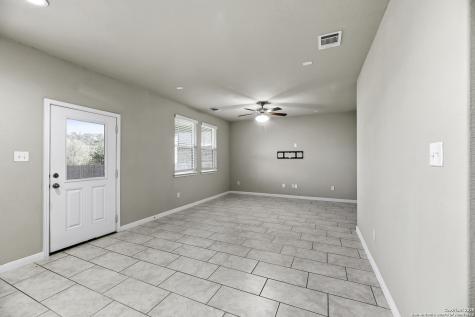1522 Stony Island San Antonio TX 78245