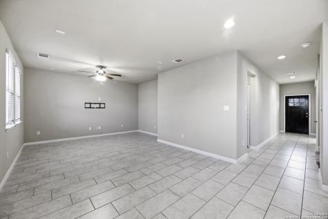1522 Stony Island San Antonio TX 78245