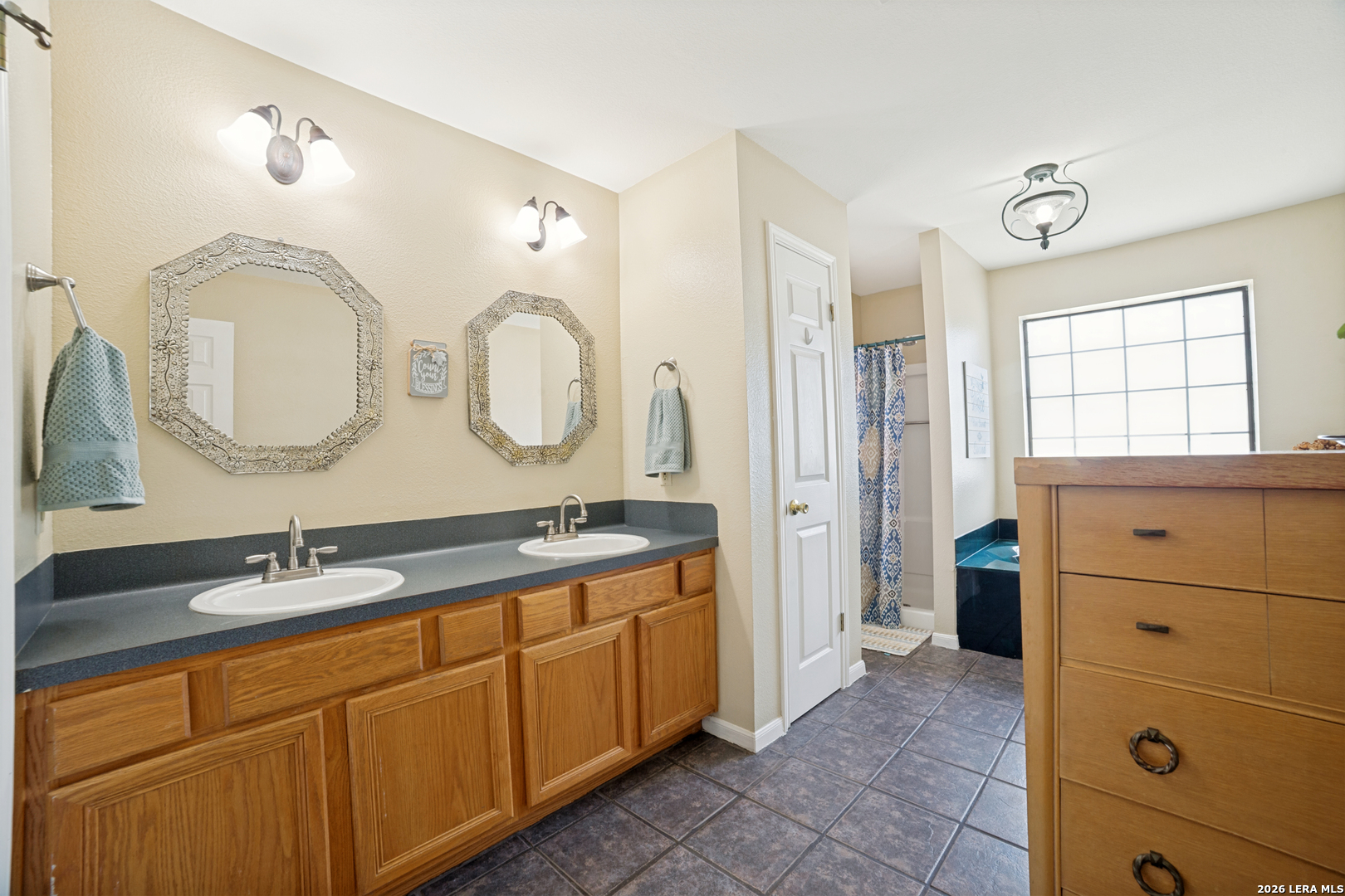 471 County Road 467 Hondo TX 78861