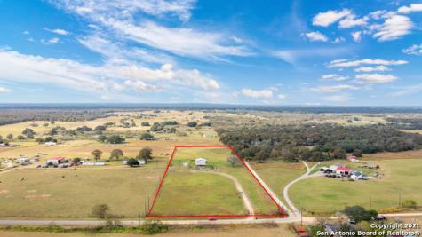 4935 County Road 302 Floresville TX 78114