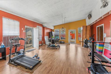 255 Lansing Lane San Antonio TX 78207