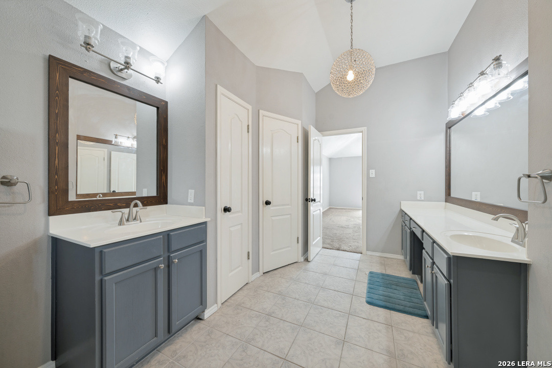 12203 Hart Crest San Antonio TX 78249