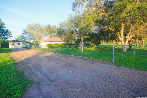 2547 Mari Gail Road Beeville TX 78102