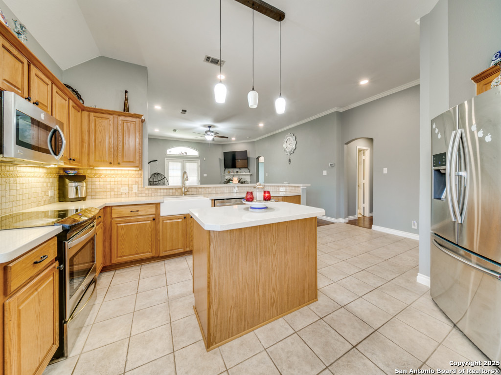 5918 Hart Field San Antonio TX 78249