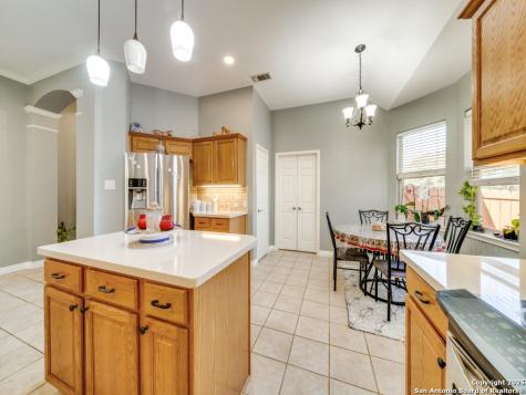 5918 Hart Field San Antonio TX 78249