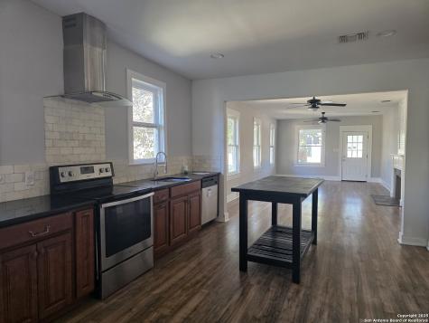 406 Rigsby San Antonio TX 78210