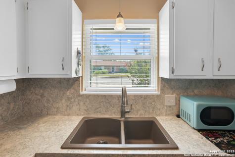 115 Village Kerrville TX 78028