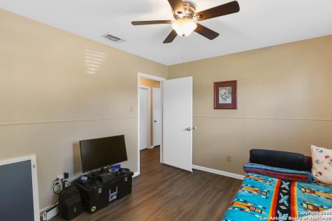 115 Village Kerrville TX 78028