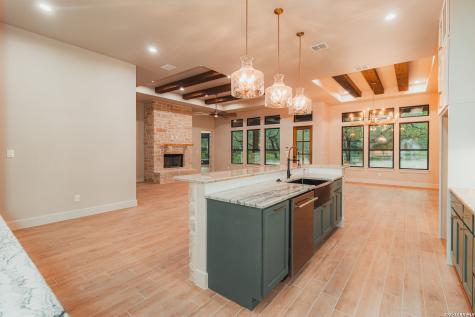 104 Reserve Court La Vernia TX 78121