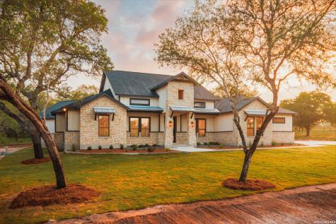 104 Reserve Court La Vernia TX 78121